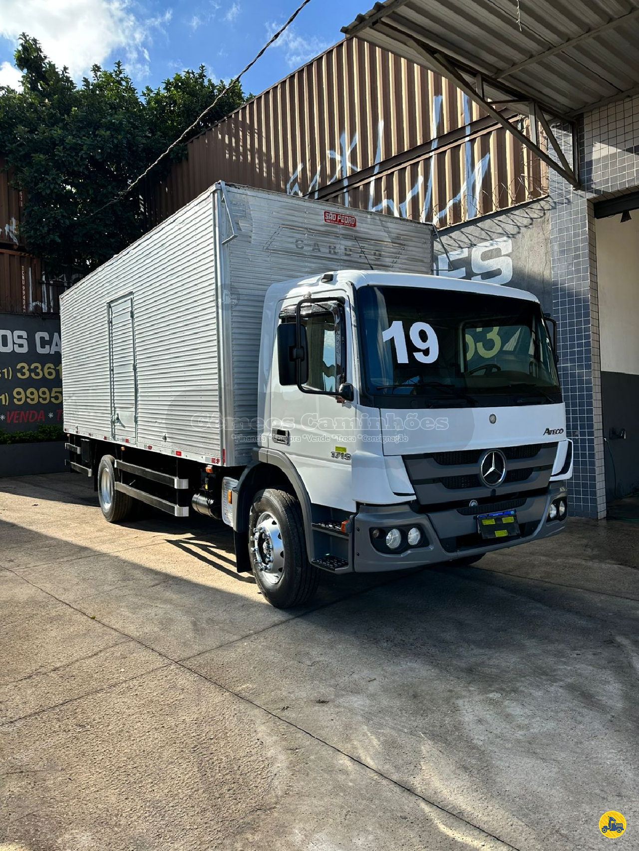 CAMINHAO MERCEDES-BENZ MB 1719 Baú Furgão Toco 4x2 Gêmeos Caminhões CONTAGEM MINAS GERAIS MG